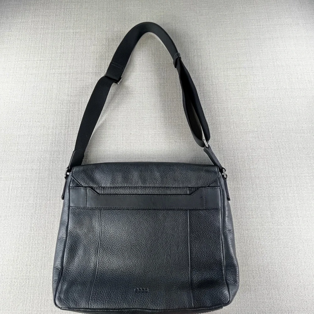 ECCO Messenger Bag Black Pebbled Leather‎ Crossbody Laptop Travel Bag